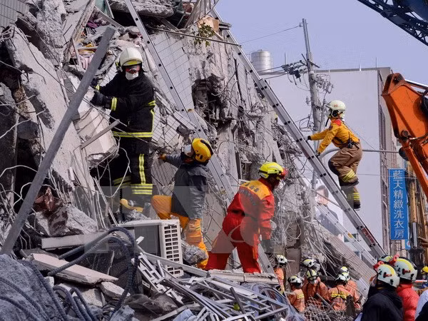 Vietnam despliega medidas para proteger sus ciudadanos tras terremoto en Taiwán ảnh 1