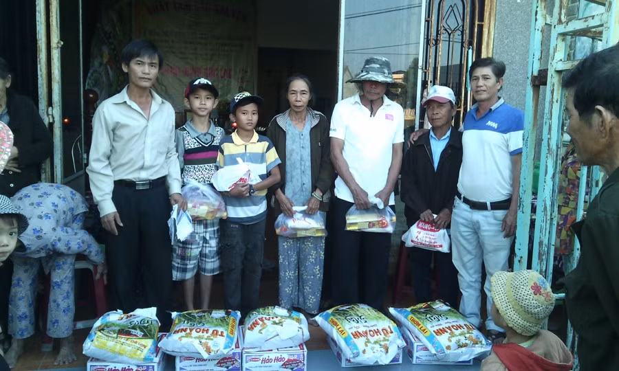 Gobierno vietnamita ofrece asistencia alimentaria a pobladores pobres ảnh 1