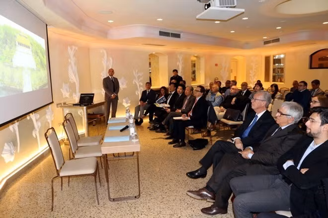 Impulsan cooperación económica entre localidades vietnamitas e italianas ảnh 1