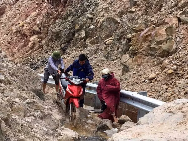 Se elevan a 19 los fallecidos por inundaciones en provincias norvietnamitas ảnh 1