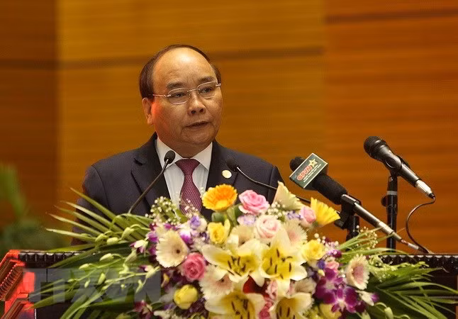 Premier de Vietnam reconoce contribución del ejército al desarrollo socioeconómico nacional ảnh 1