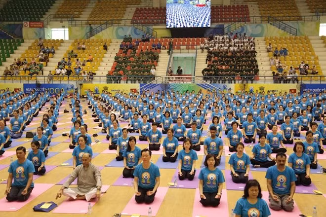 Cuarto Día Internacional de Yoga llega a provincia vietnamita de Gia Lai ảnh 1