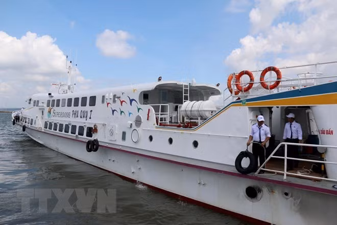 Entra en funcionamiento servicio de lancha rápida a la isla vietnamita de Phu Quy ảnh 1