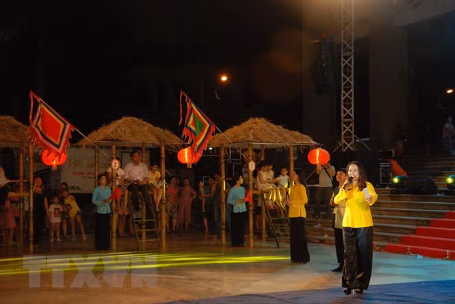 Saludan reconocimiento a arte vietnamita Bai Choi como Patrimonio Intangible de la Humanidad ảnh 1