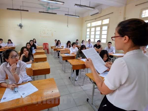 Más de 900 mil alumnos de preuniversitario inician en Vietnam pruebas finales ảnh 1