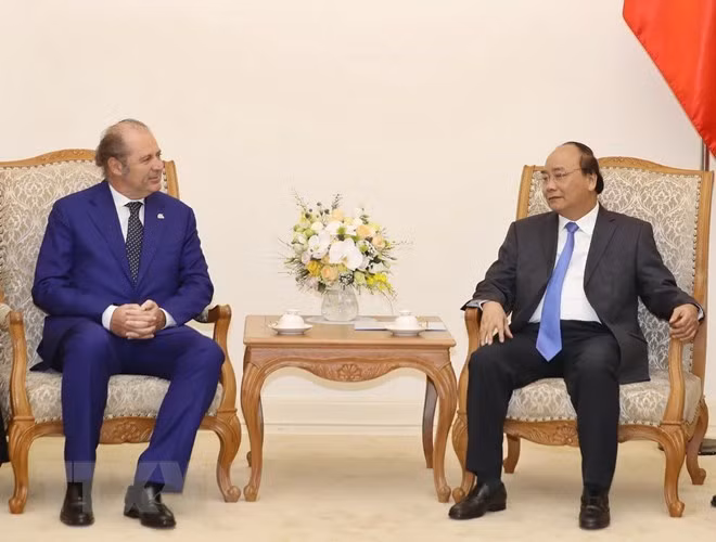 Premier vietnamita recibe al director general grupo italiano de seguros Generali ảnh 1