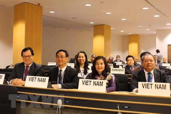 Vietnam garantiza derechos de trabajadoras, afirma viceministra ảnh 1