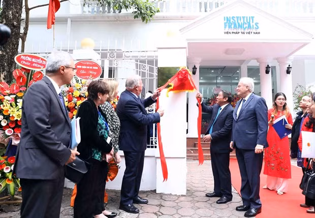 Renace Instituto Francés en Vietnam, pilar del intercambio cultural con Francia ảnh 1
