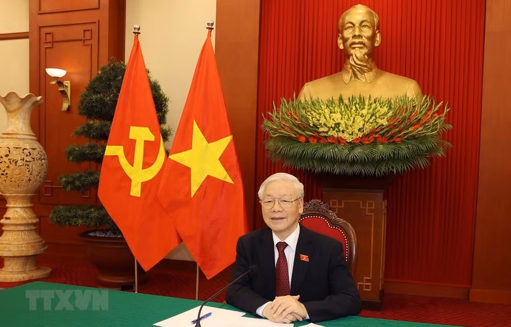 Máximo dirigente partidista de Vietnam dialoga con presidente de Rusia ảnh 1