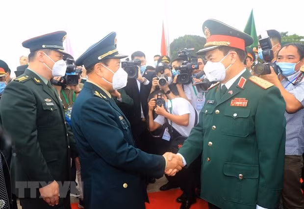 Efectúan intercambio amistoso de defensa fronteriza Vietnam-China ảnh 1