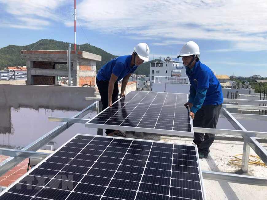 Provincia vietnamita facilita actividades de empresa británica en energía solar ảnh 1