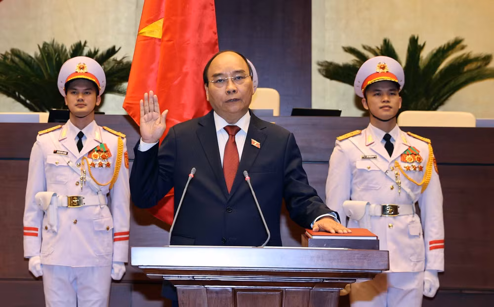 Nguyen Xuan Phuc jura su cargo como Presidente de Vietnam ảnh 1