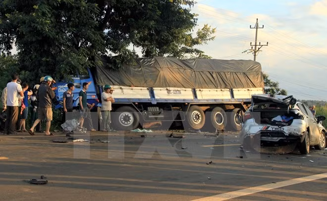 Registran 33 muertos por accidentes de tráfico en tres días feriados ảnh 1