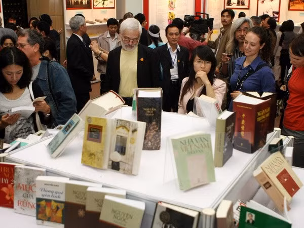 Divulgan cultura y literatura rusa en Hanoi ảnh 1