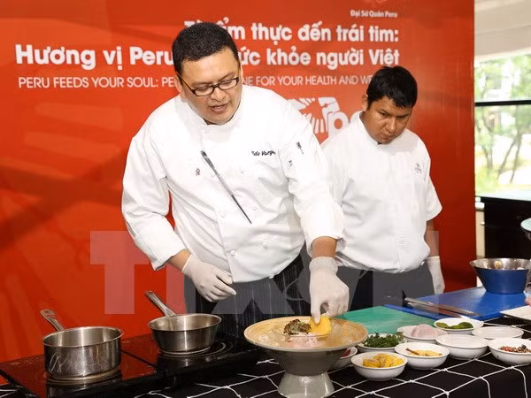 Exponen cultura y gastronomía peruana en Vietnam ảnh 1