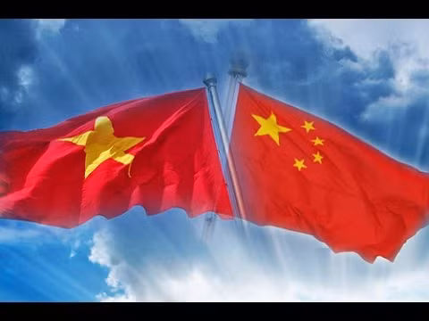 Conmemoran Día Nacional de China en Vietnam ảnh 1