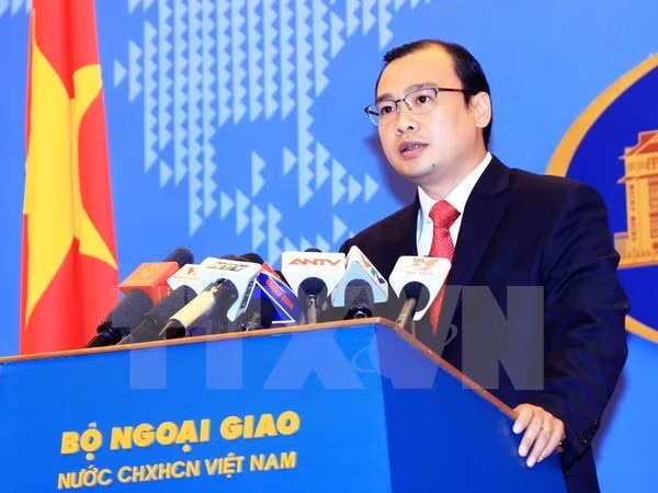  Vietnam rechaza construcción ilegal por China de faros en Truong Sa ảnh 1
