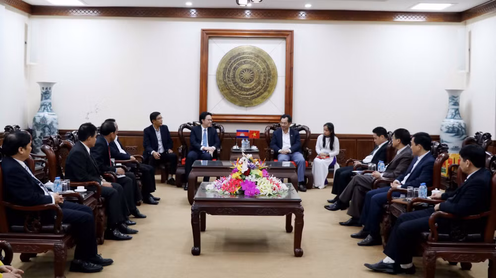 Vietnam y Camboya fortalecen cooperación en educación ảnh 1