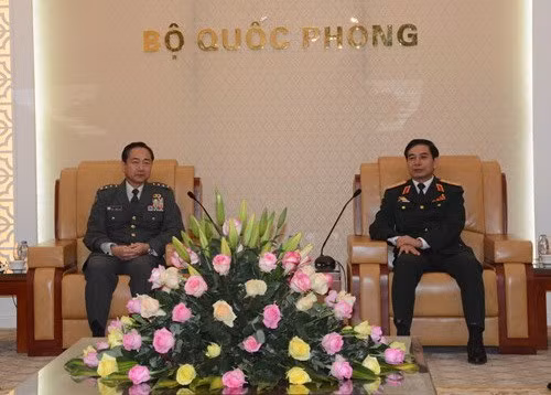 Vietnam y Japón trazan directrices para cooperación en defensa ảnh 1