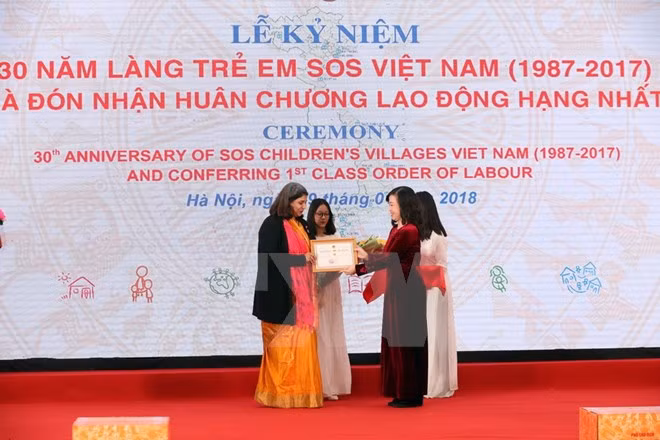 Aldea Infantil SOS Vietnam recibe Orden de Trabajo de primera categoría ảnh 1