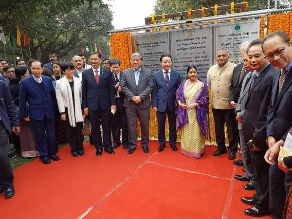 Inauguran en Nueva Delhi Parque de solidaridad India-ASEAN ảnh 1
