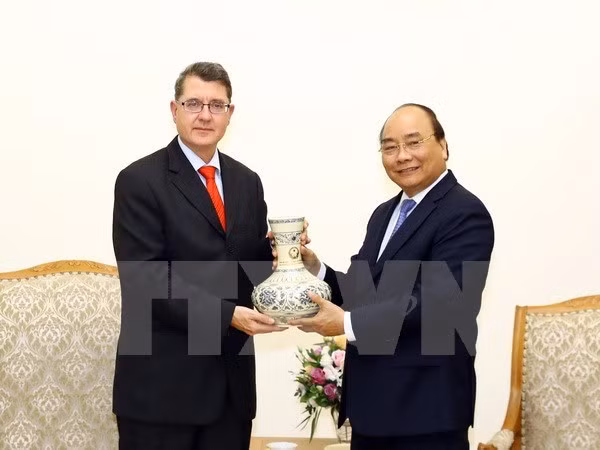 Vietnam valora amistad tradicional y cooperación multifacética con Austria ảnh 1