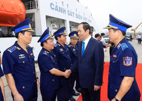 Presidente vietnamita felicita a policías marítimas en ocasión del Tet ảnh 1