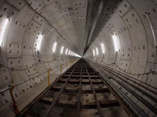 España presta atención a invertir en sistema de metro urbano en Ciudad Ho Chi Minh ảnh 1