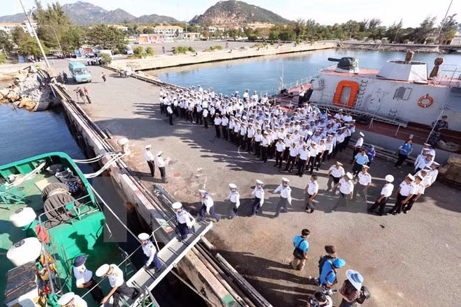 Regalos del Tet llegan a islas vietnamitas de Truong Sa ảnh 1