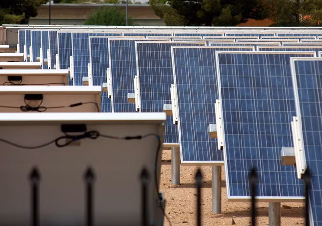 Construye planta de electricidad solar en provincia centrovietnamita ảnh 1