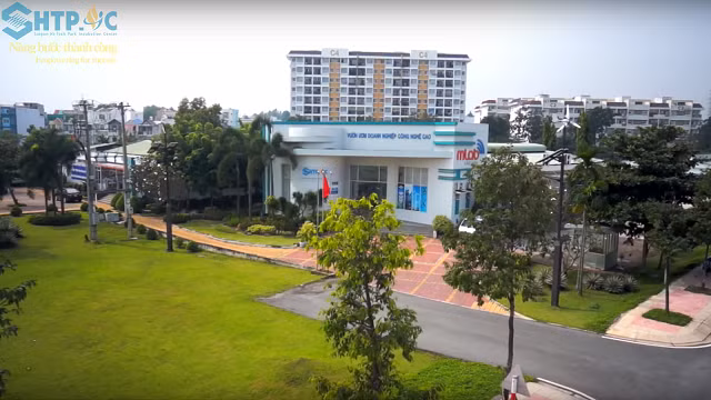 Hanoi se esfuerza para impulsar desarrollo de emergentes negocios ảnh 1