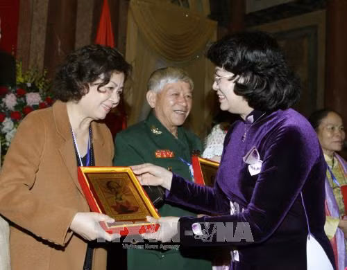 Vicepresidenta de Vietnam recibe a víctimas del Agente Naranja/ Dioxina ảnh 1