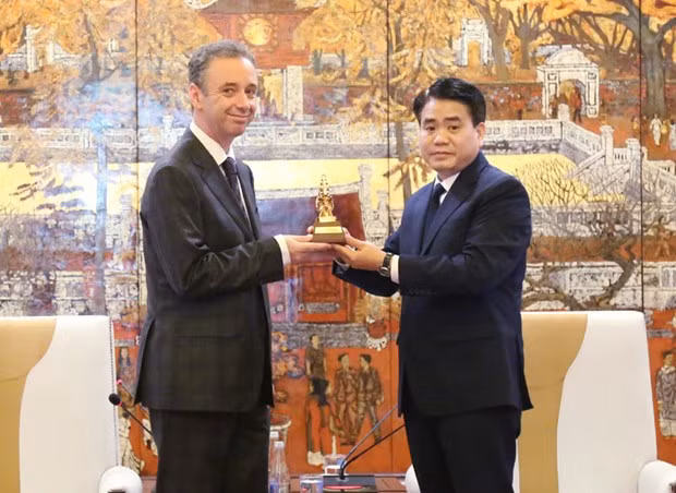 Agilizan lazos multifacéticos entre Hanoi e Irlanda ảnh 1