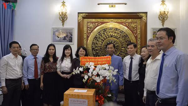 Afirma vicepresidenta vietnamita atención especial del Estado a los religiosos ảnh 1