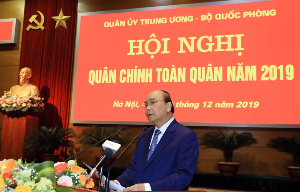 Resalta primer ministro de Vietnam aporte de las Fuerzas Armadas a la seguridad nacional ảnh 1
