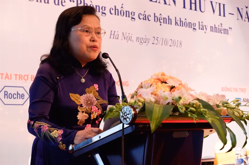 Honra Federación de Medicina de Vietnam a sus intelectuales sobresalientes ảnh 1
