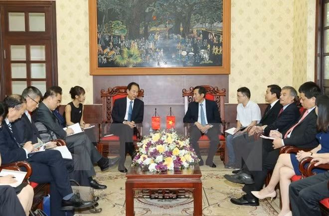 Buscan profundizar lazos entre órganos periodísticos oficiales de Vietnam y China ảnh 1