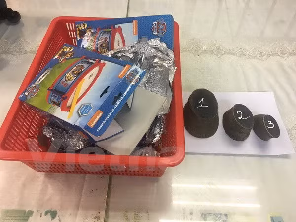 Incautan 1,5 kilogramos de cuerno de rinoceronte en Ciudad Ho Chi Minh ảnh 1