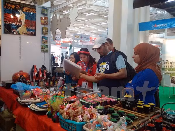 Empresas vietnamitas participan en feria internacional en Argelia ảnh 1