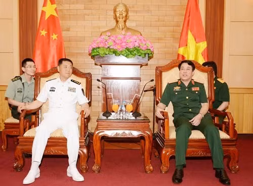 Las Armadas de Vietnam y China intensifican nexos ảnh 1