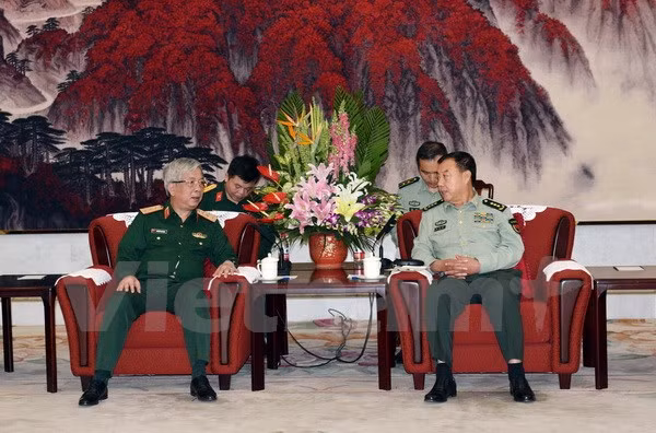Altos funcionarios militares de Vietnam y China se reúnen en Beijing ảnh 1