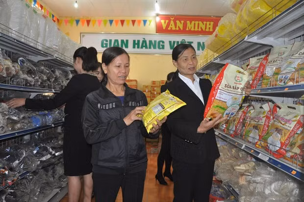 Promueven consumo de productos vietnamitas durante el Tet ảnh 1