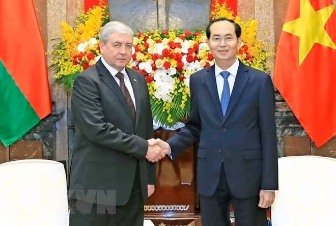 Presidente de Vietnam aplaude cooperación con Bielorrusia ảnh 1