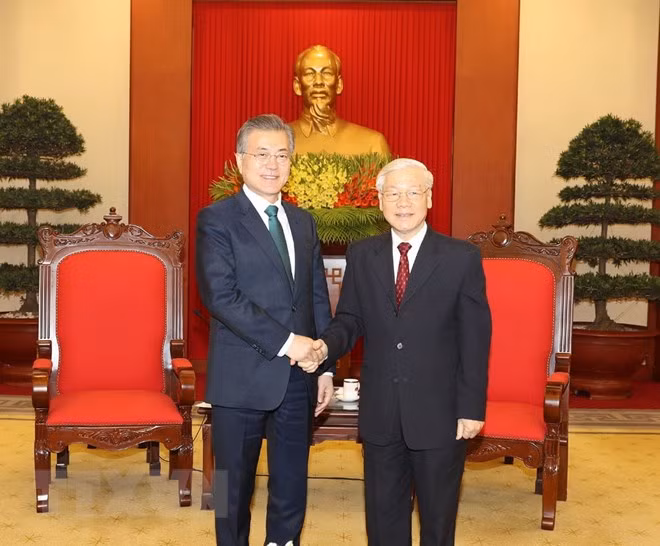 Vietnam es un socio muy importante de Sudcoera en Sudeste Asiático, afirma Moon Jae-in ảnh 1
