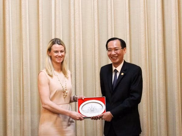 Ciudad Ho Chi Minh fortalece cooperación legislativa con senadores de Estados Unidos ảnh 1
