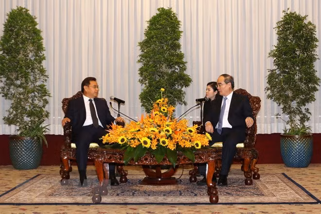 Ciudad Ho Chi Minh prioriza impulsar cooperación con localidades laosianas ảnh 1