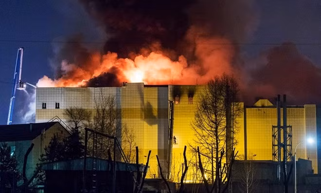 Vietnam dispuesto a proteger sus ciudadanos frente a incendio de gran centro comercial en Rusia ảnh 1