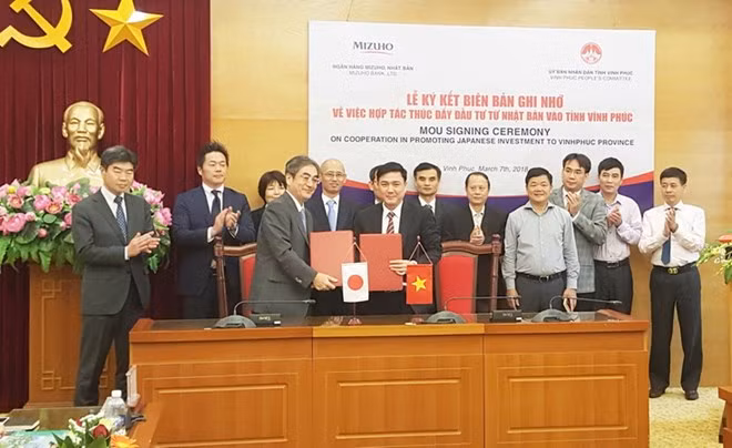 Provincia vietnamita y banco japonés firman memorando sobre impulso de inversiones ảnh 1