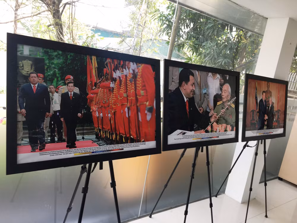 Conmemoran en Hanoi aniversario de la partida física de Hugo Chávez ảnh 2