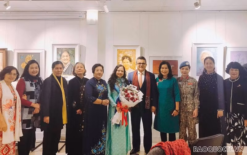 Resaltan aportes de mujeres vietnamitas a labores diplomáticas por la paz ảnh 1